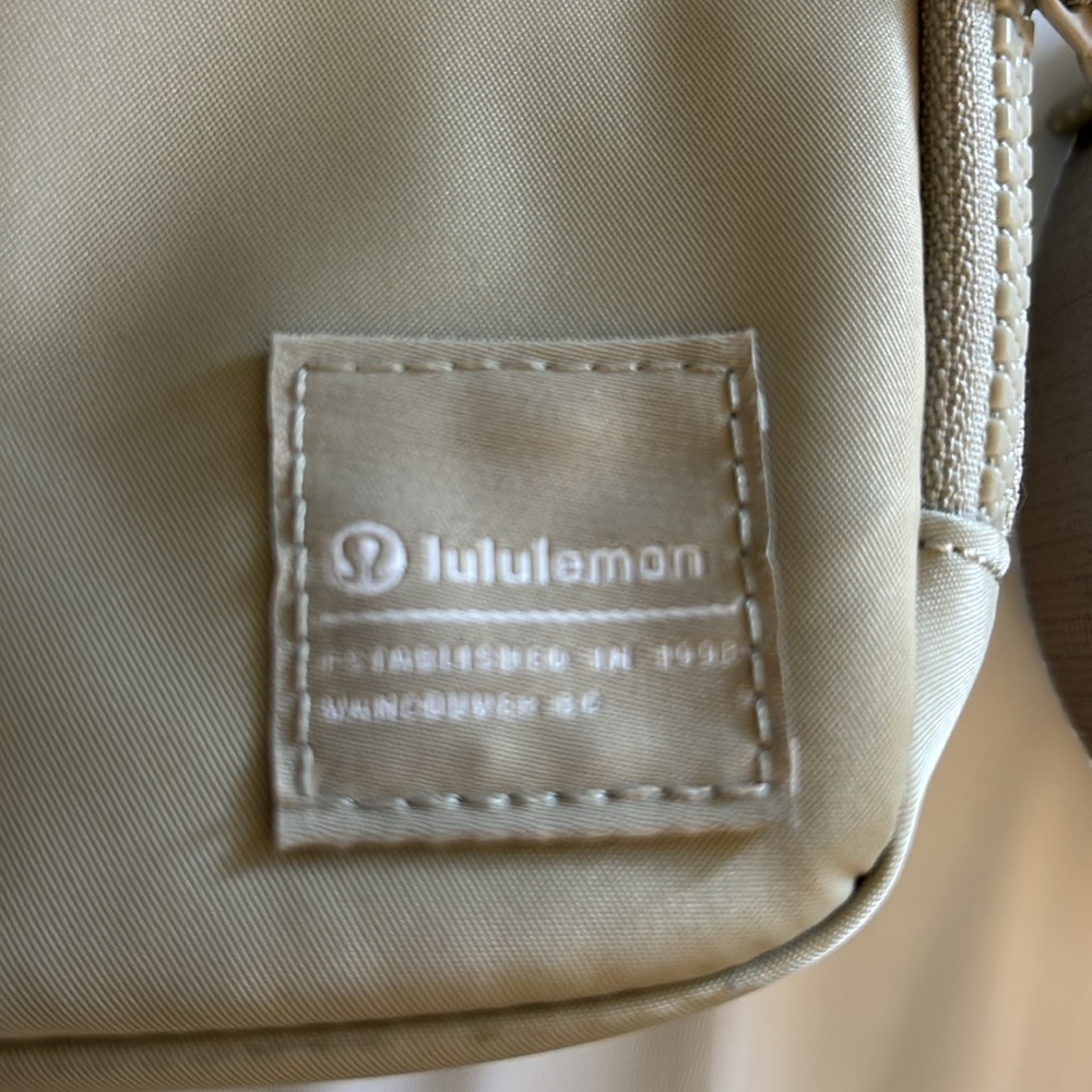 LULULEMON BEIGE CROSSBODY BAG - Picture 2 of 5
